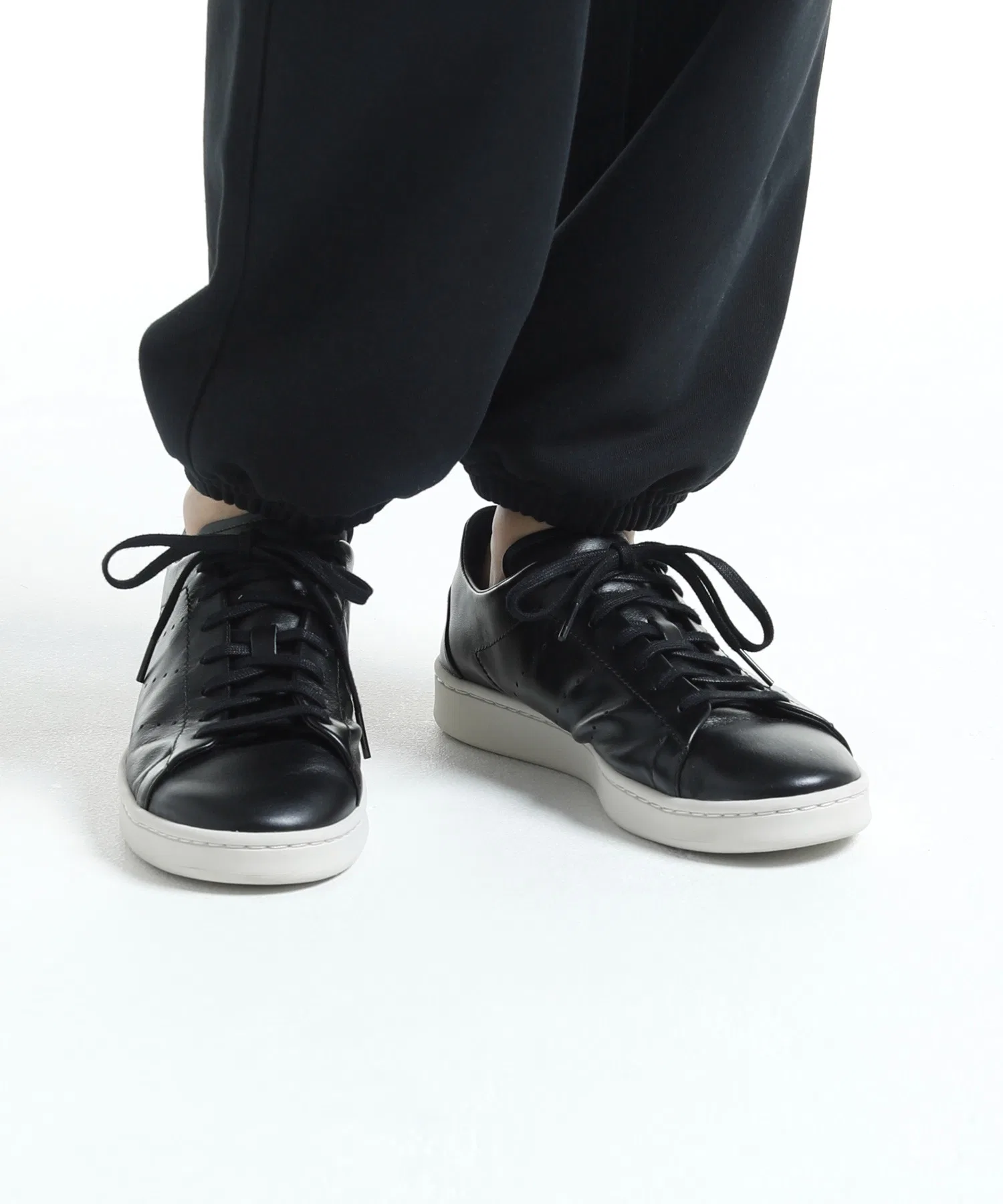 Унисекс кожаные кроссовки Y-3 STAN SMITH белые с чёрным