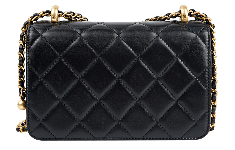Сумка из телячьей кожи черная с золотистой фурнитурой CHANEL — фото 3