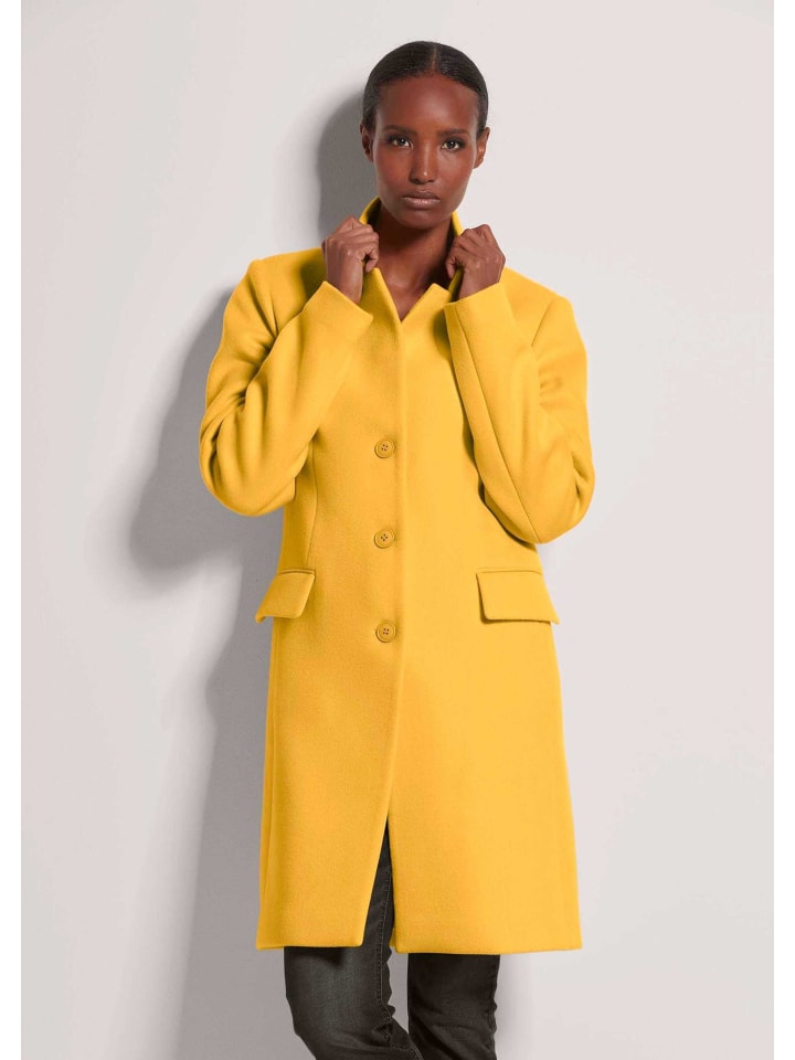 

MADELEINE Короткое пальто со стоячим воротником золотисто-желтого цвета