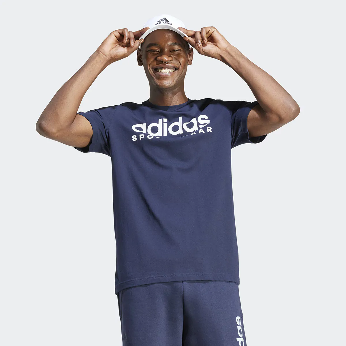 

Мужская футболка с принтом Adidas, темно-синий