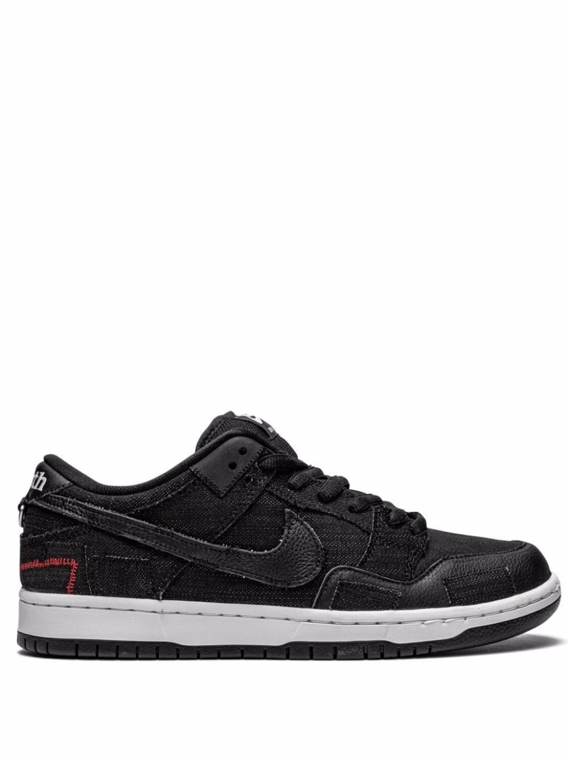 

Кроссовки Nike SB Dunk Low, черный/белый