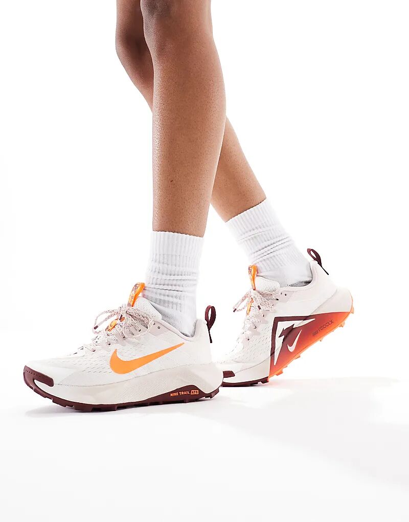 Кроссовки Nike Running ReactX Wildhorse 10 в кремово-белом и красном цветах