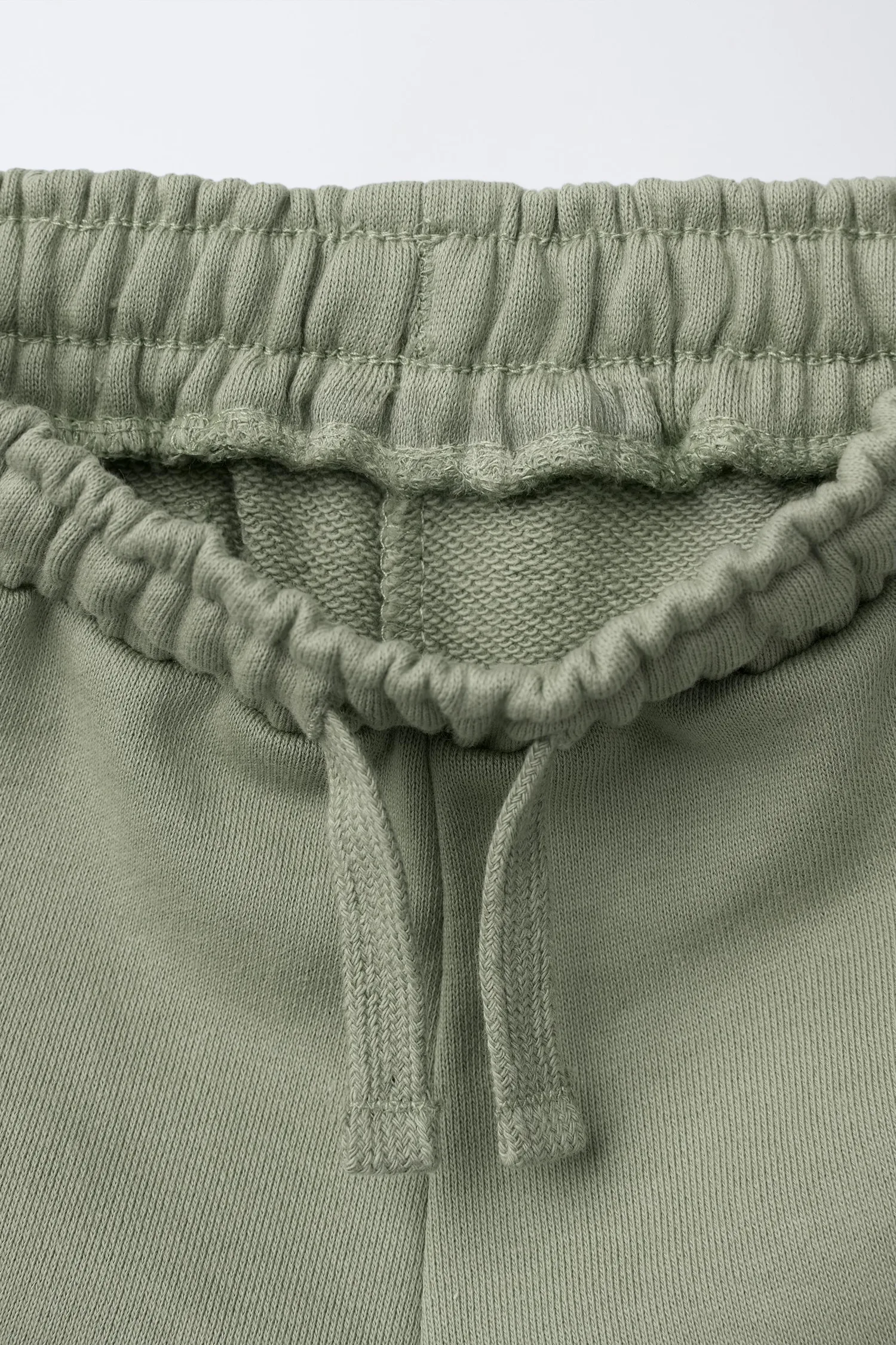 Комплект из спортивной футболки и шорт-бермуд от label Zara, светло-зеленый — фото 4
