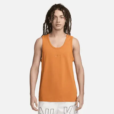 

Футболка Nike Sportswear Premium Essentials, цвет Monarch