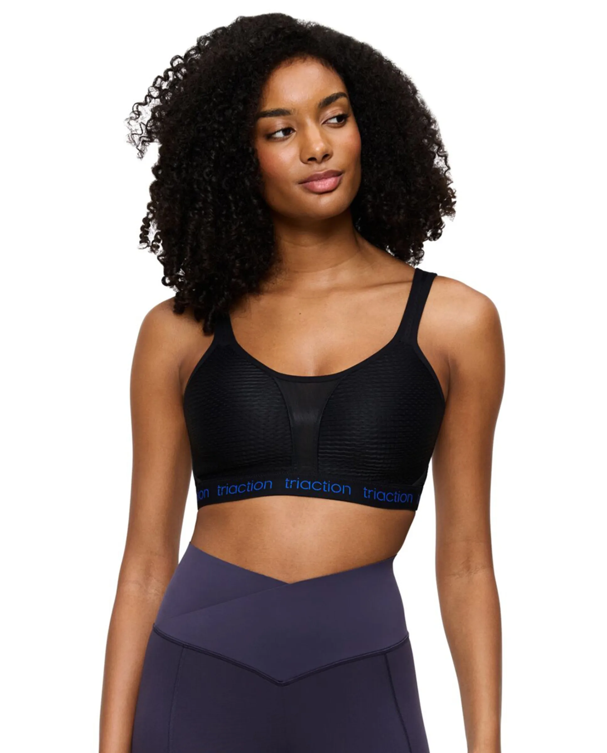 

Спортивный бюстгальтер средней поддержки с формованной чашкой без косточек Triumph, черный