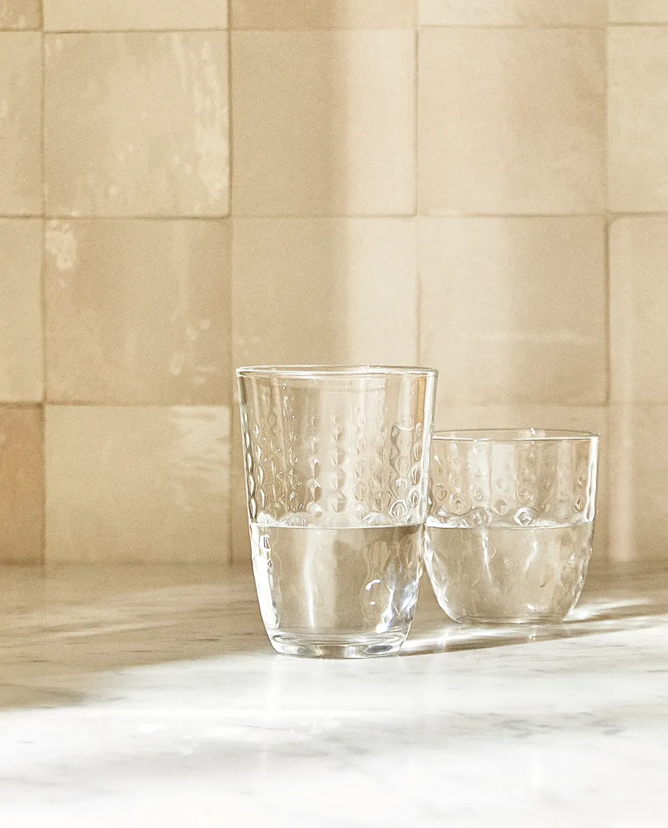 

Приподнятый дизайнерский стакан Zara Home, прозрачный