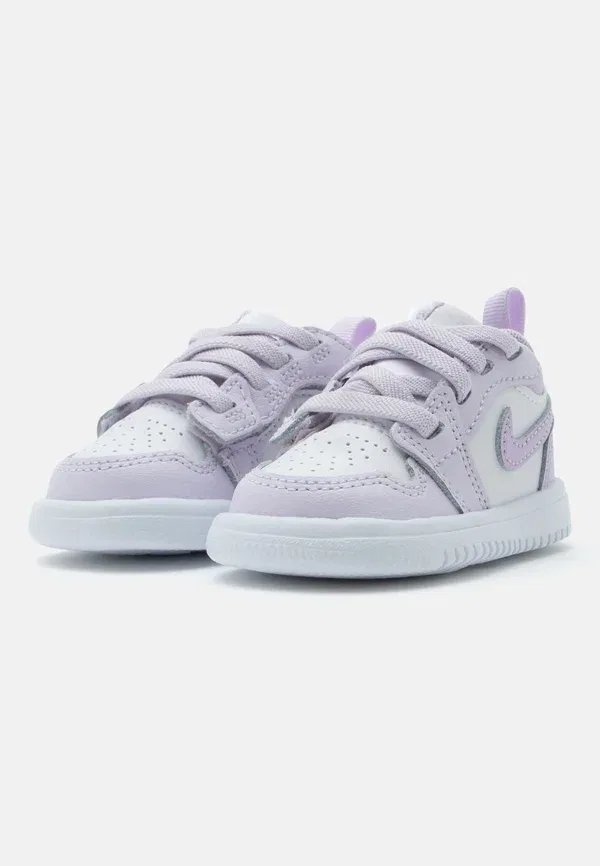 Детские кроссовки Jordan 1, едва виноградный/белый/фиолетовый туман — фото 2