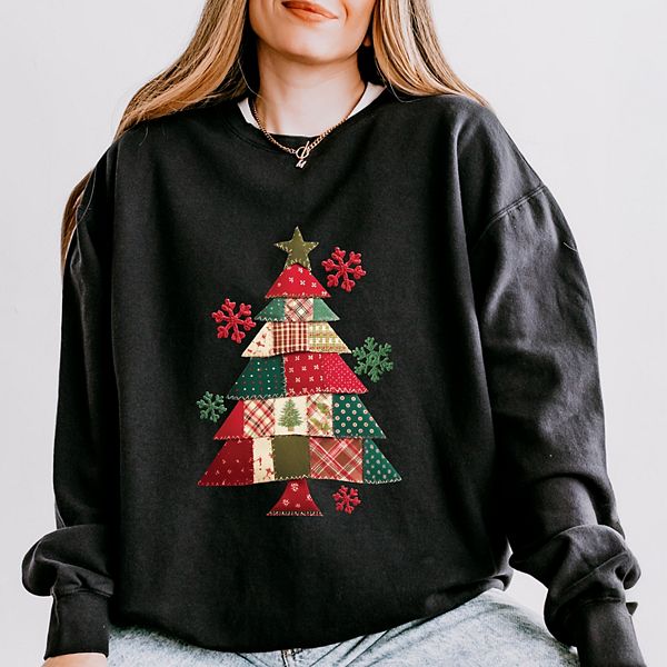 

Свитшот женский легкий garment dyed с принтом Christmas tree patchwork Simply Sage Market, Black, Черный, Свитшот женский легкий garment dyed с принтом Christmas tree patchwork Simply Sage Market, Black