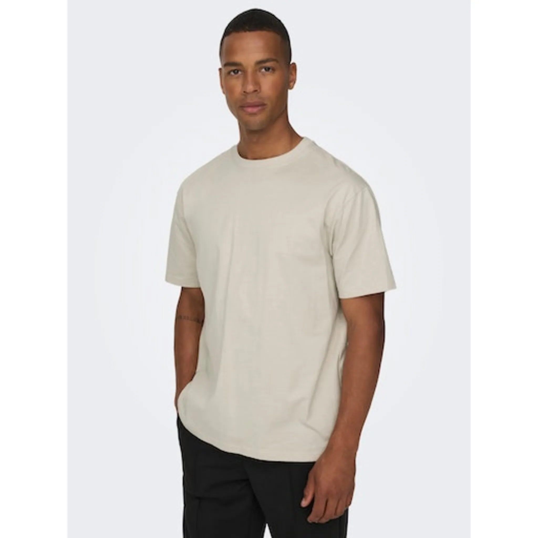 

Рубашка ONLY & SONS с круглым вырезом "ONSFRED RLX SS TEE", цвет Silver Linin