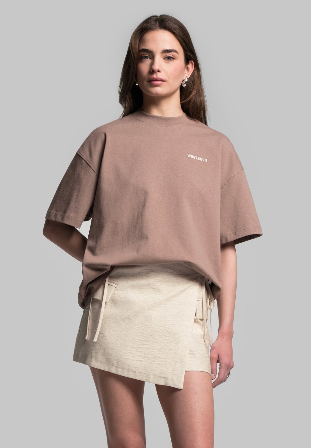 

Базовая футболка DEJO T-SHIRT WRSTBHVR, коричневый