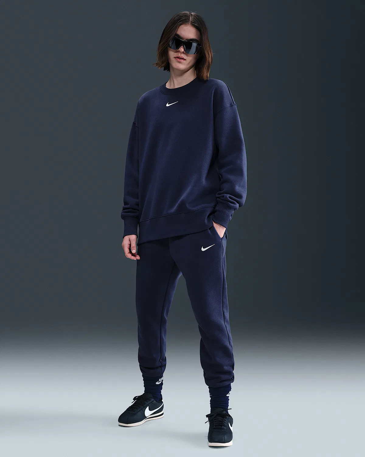 Женские спортивные штаны Nike Sportswear Phoenix Fleece со средней посадкой, Midnight Navy/Sail