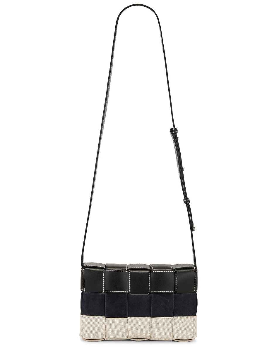 Сумка из плетеного полотна и замши Intreccio Stitch Bottega Veneta, Black & White — фото 2