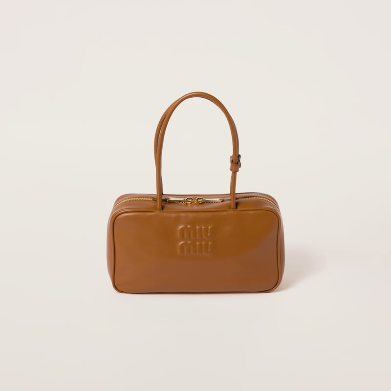 

Красивая кожаная сумочка Miu Miu, коричневый