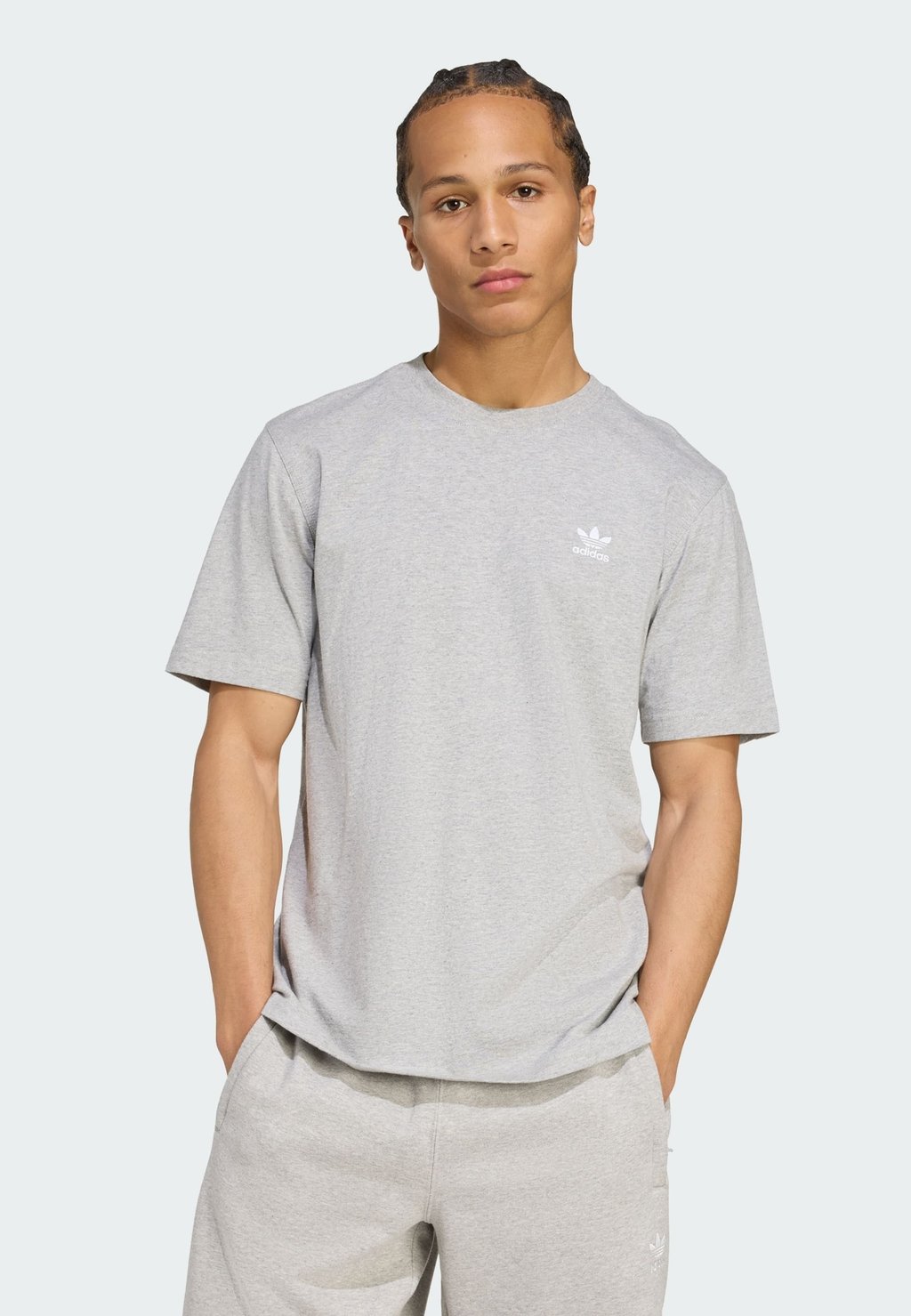 

Базовая футболка TREFOIL ESS Adidas Originals, цвет Medium Grey Heather White