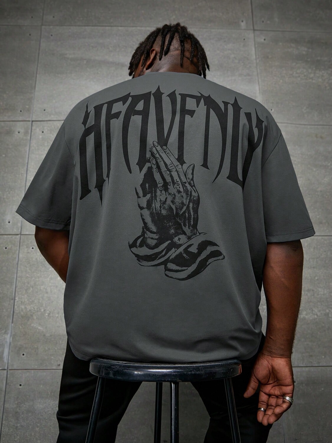 

Мужская футболка больших размеров EMRG с надписью ручной работы Manfinity, серый