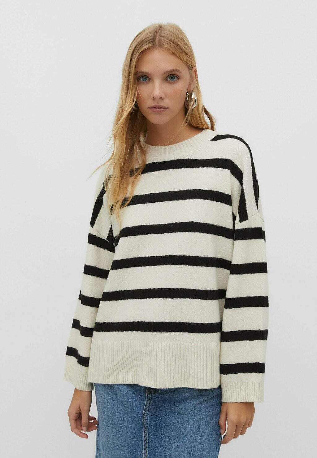 

Свитер Soft-Touch Stradivarius, черный