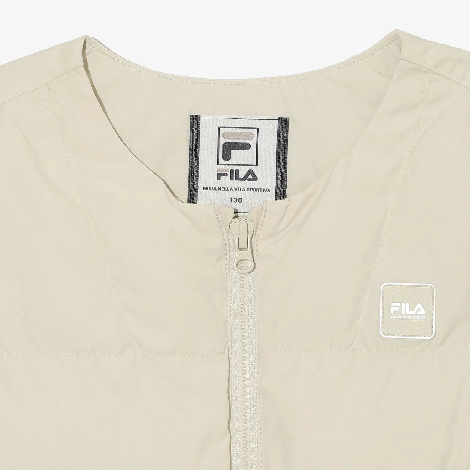 Детский утеплённый жилет цвета айвори от Fila Kids — фото 4