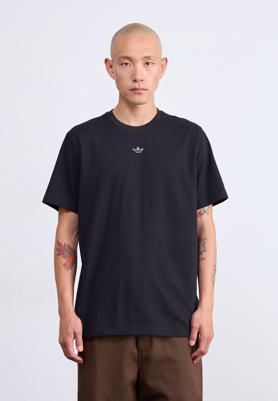 

Футболка Adidas Originals FACE TEE, Black