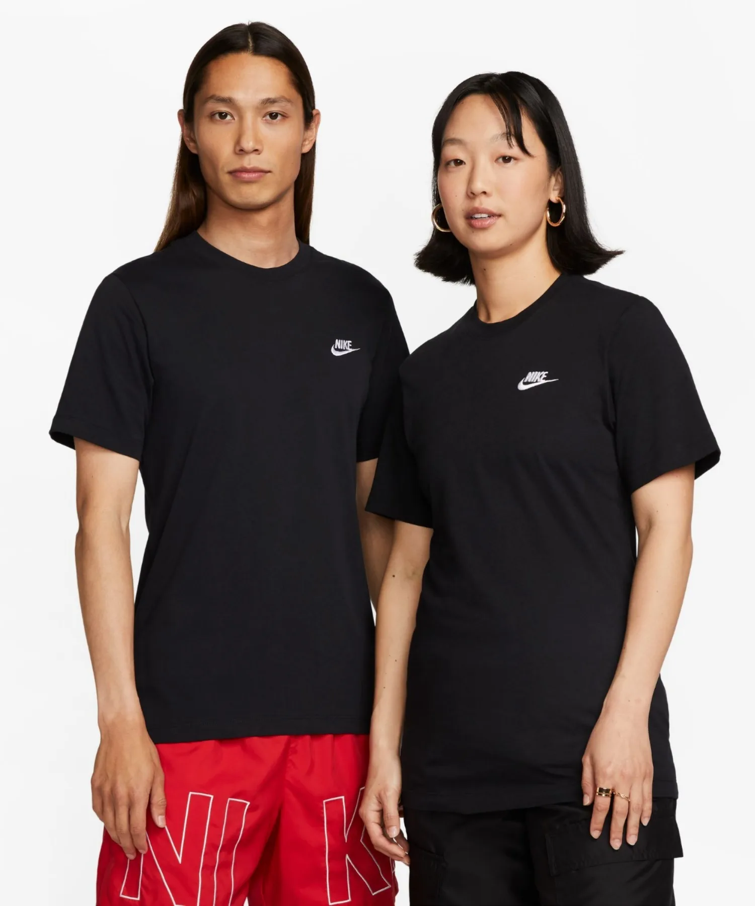 Мужская футболка Nike Sportswear Club с логотипом чёрная — фото 2