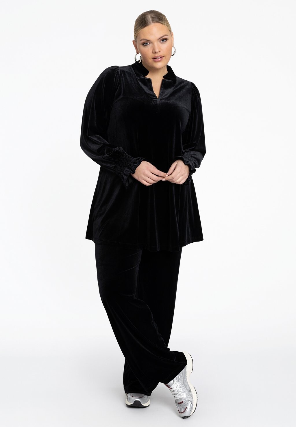 

Брюки FLARE FIT Yoek, черный