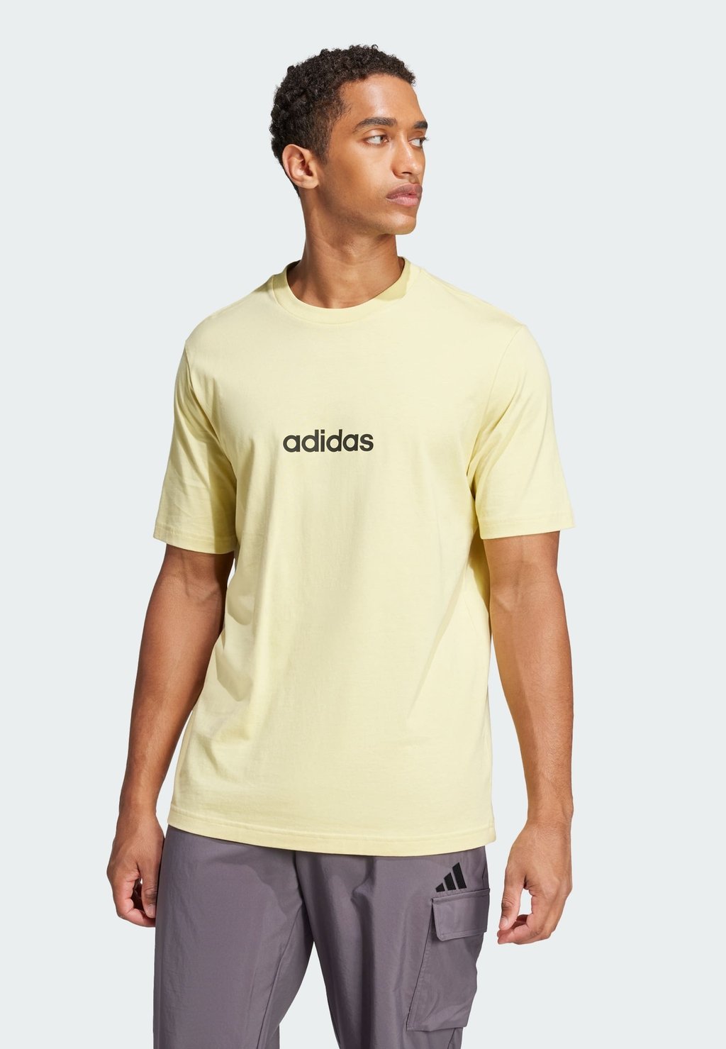 

Базовая футболка ESSENTIALS LINEAR SINGLE adidas Sportswear, светло-желтый