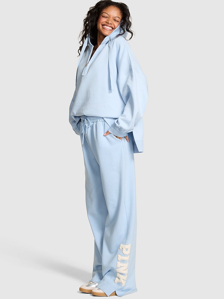 

Широкие спортивные брюки из флиса Ivy с разрезом по низу Pink, icy blue santa's fave