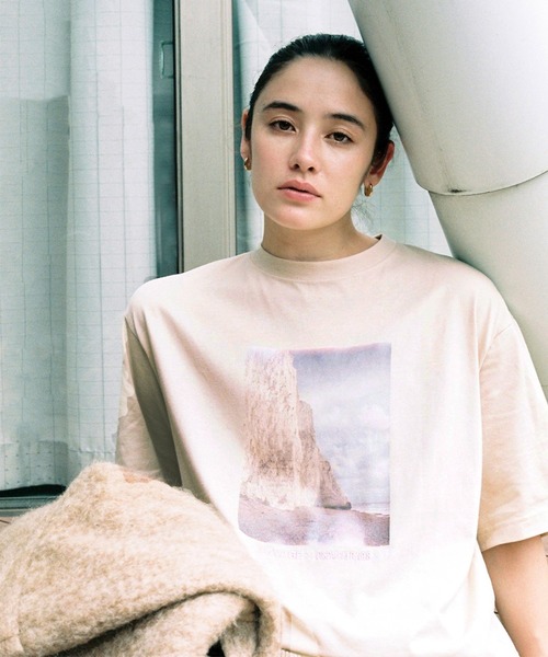 

Футболка с принтом, коллаборация с проектом VOYAGE DISPATCHER NO.8, бежевая