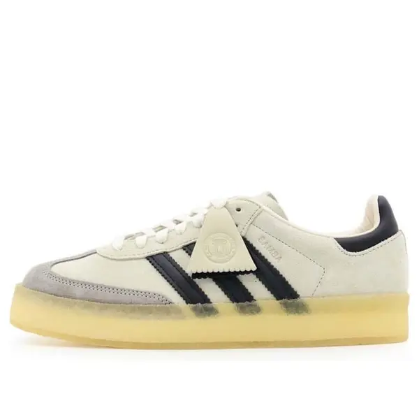 

Кроссовки x Ронни Фиг x Кларкс Самба на 8-й улице Adidas, белый