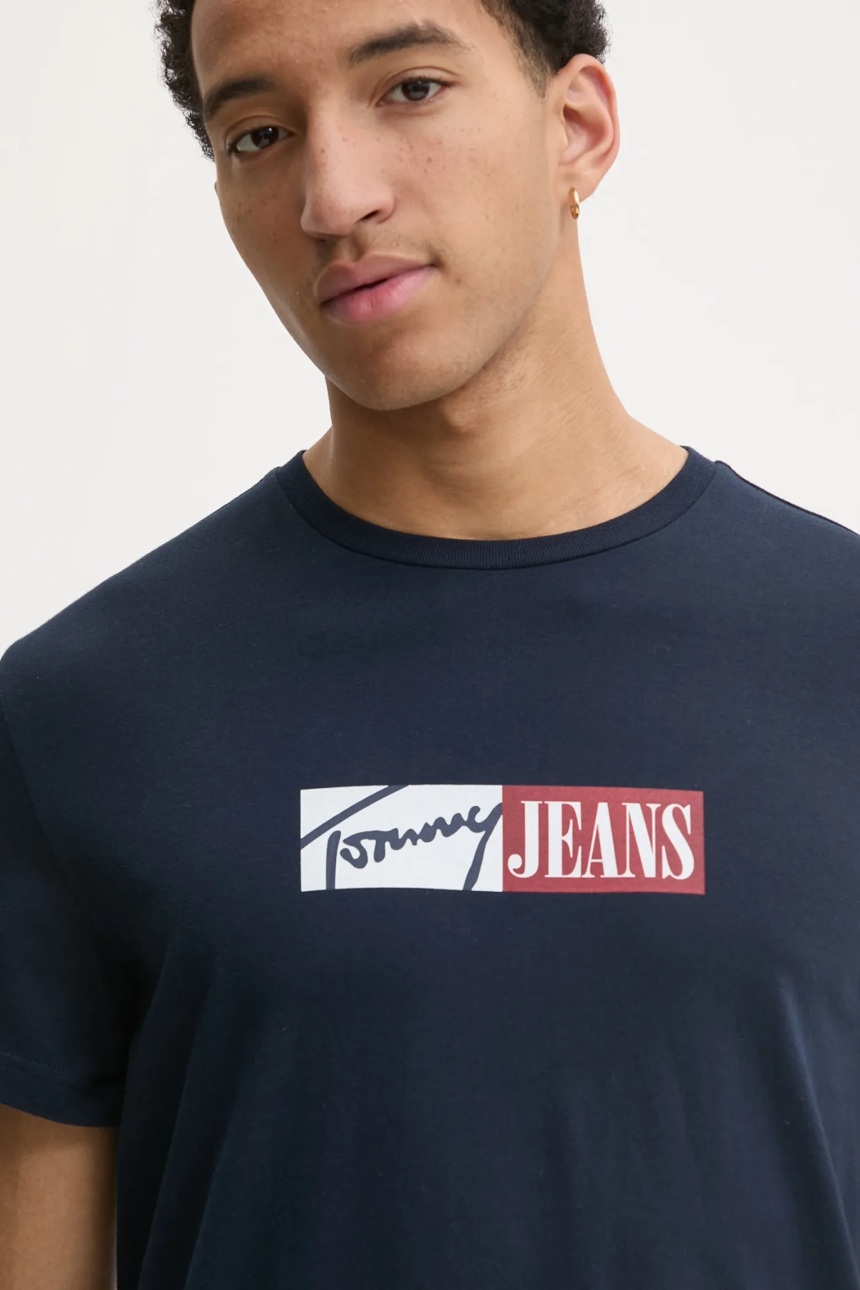 

Хлопковая футболка Tommy Jeans, темно-синий