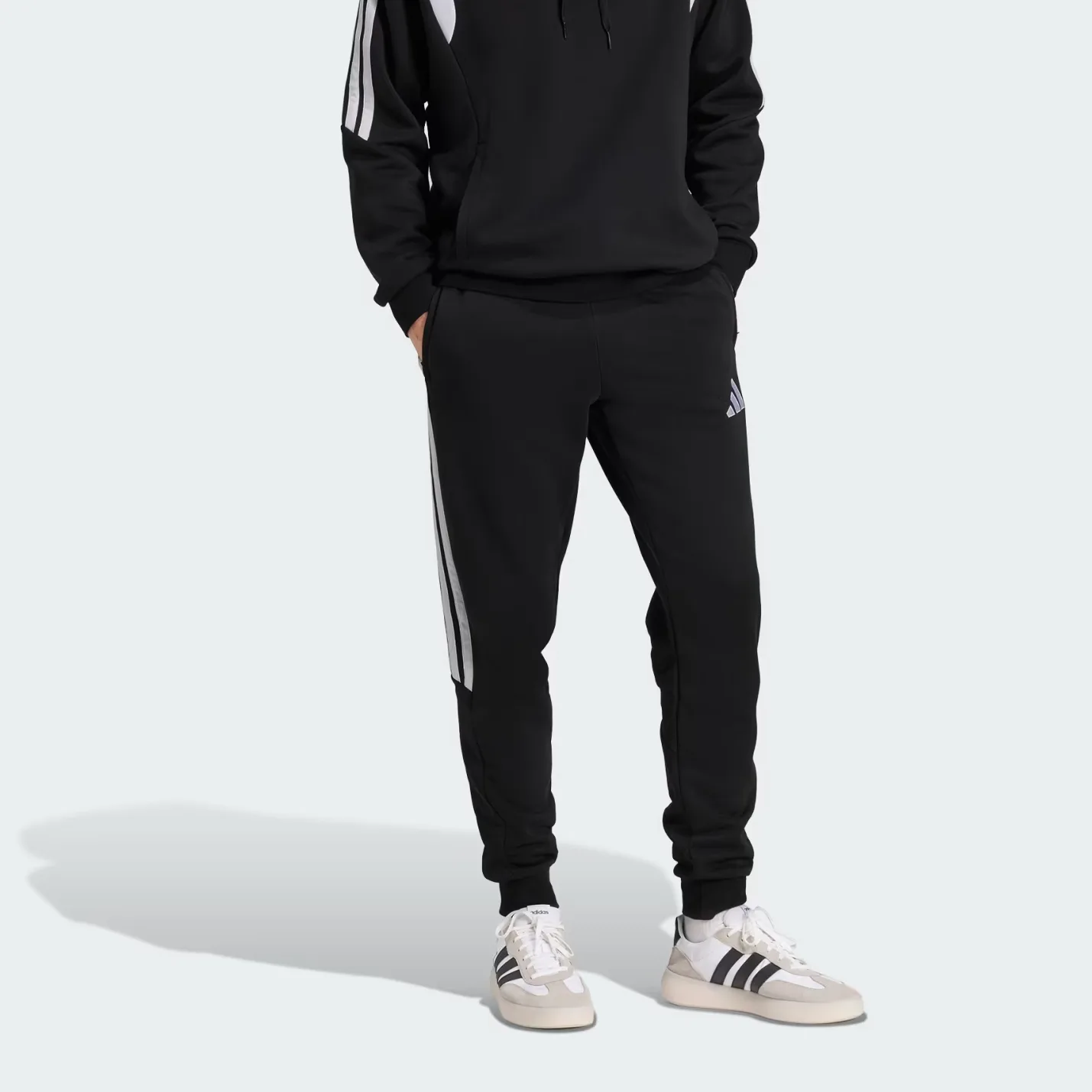 Спортивные штаны футбольные Tiro26 League Casual мужские Adidas, черно-белый — фото 4