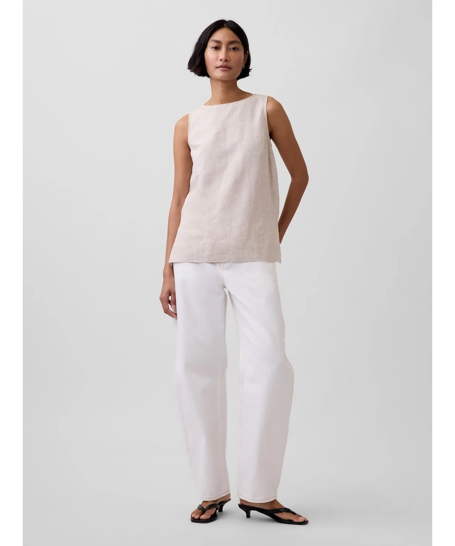 Женский топ из льна и вискозы без рукавов GAP Linen Blend Shell Tank Top черный — фото 2