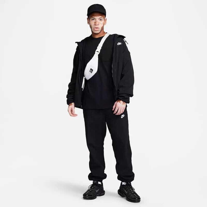 Мужская футболка с длинными рукавами и карманами Nike Sportswear Premium Essentials, черный — фото 3