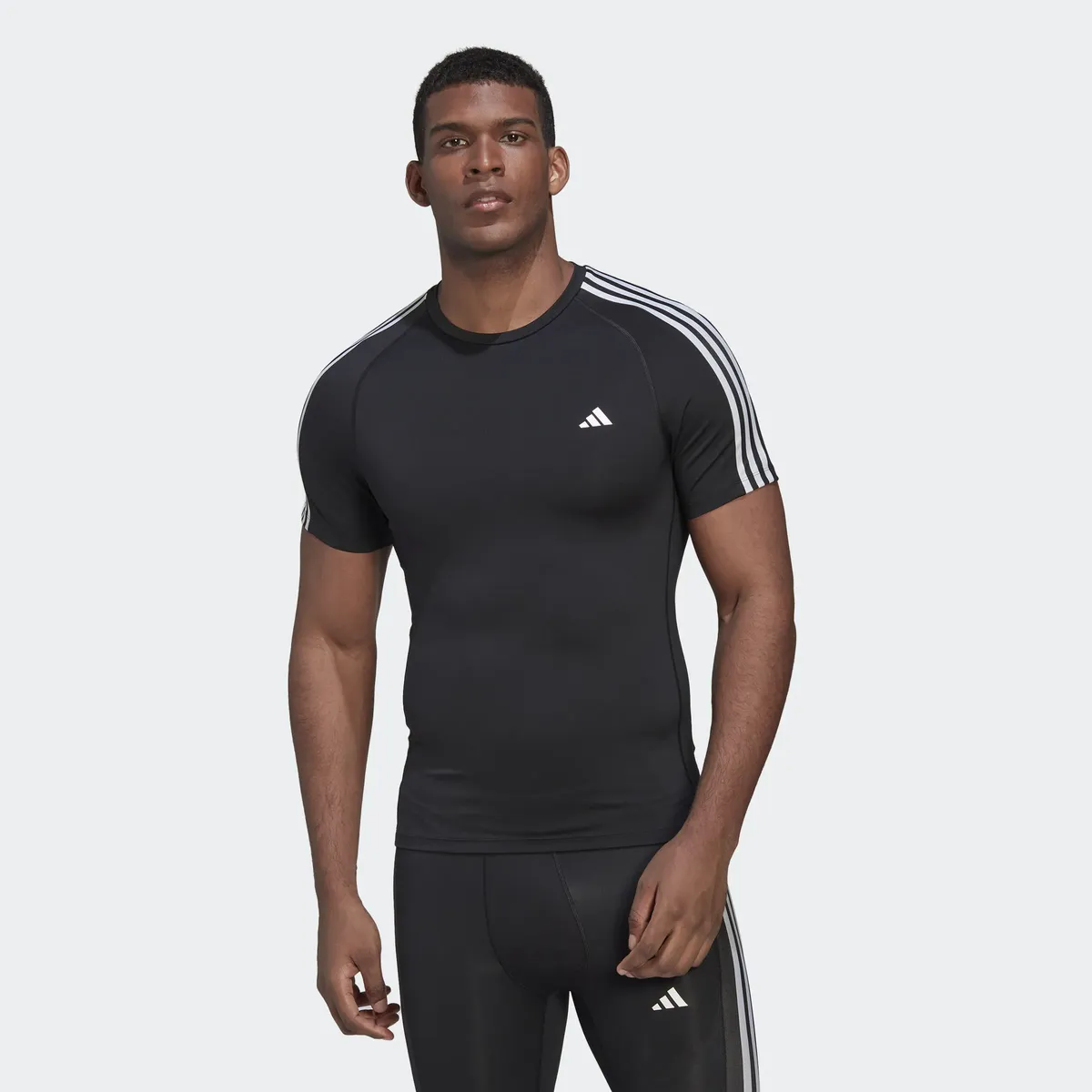 

Футболка adidas Performance "TECHFIT 3-STRIPES TRAINING", черный