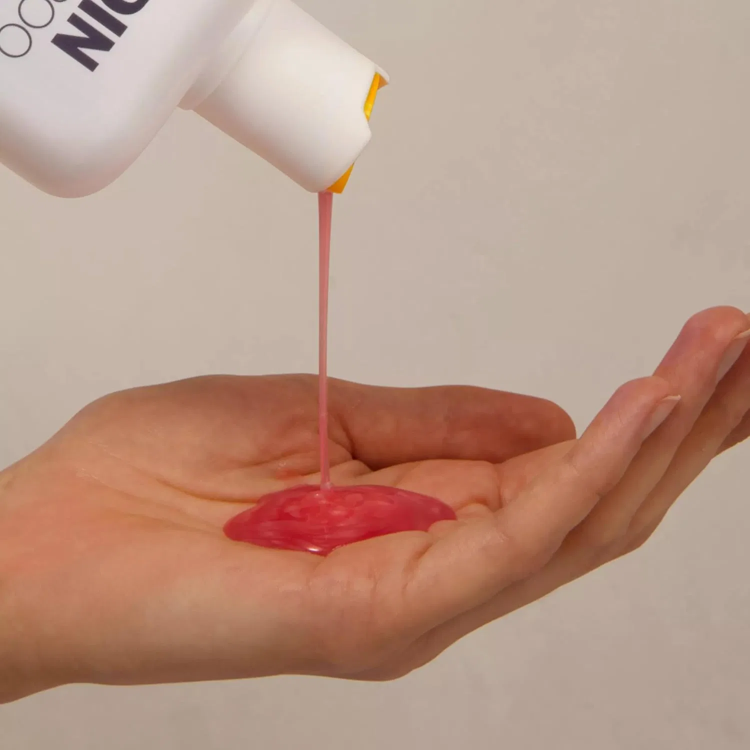 Шампунь ISDIN Nutradeica против сухой перхоти, 200 мл Isdin — фото 4