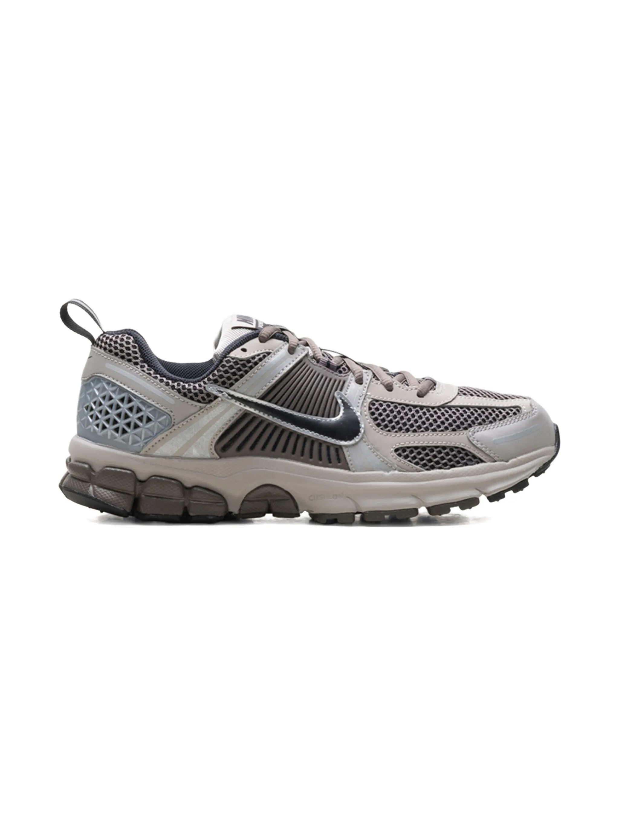 

Кроссовки на шнуровке Zoom Vomero 5 Nike Kids, серый