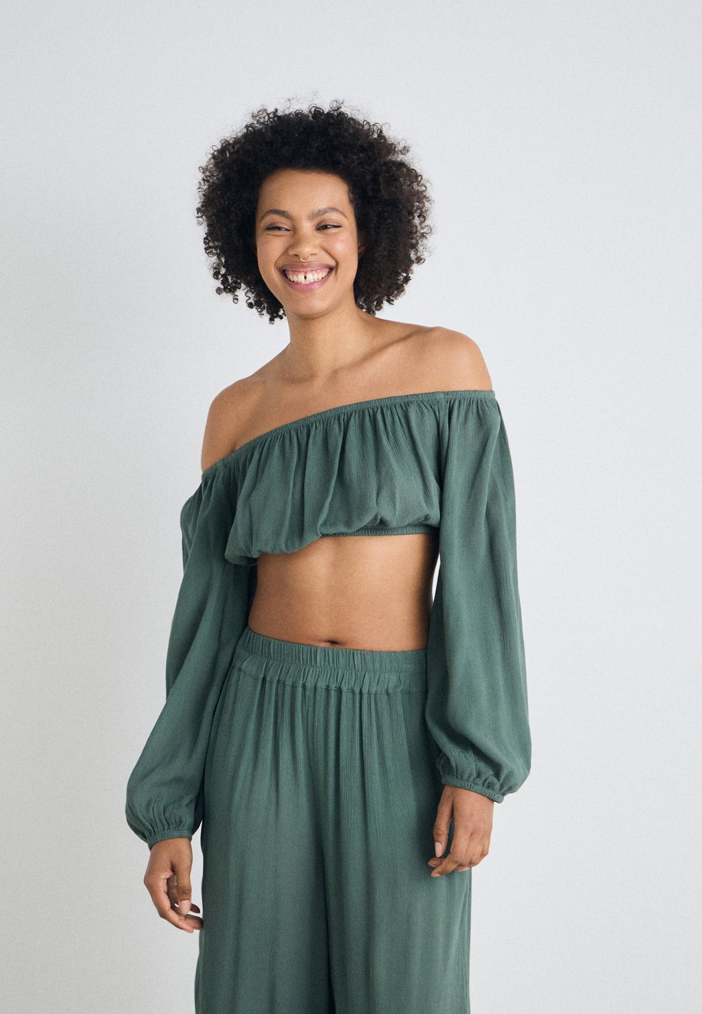 

Пляжный аксессуар LSCN BY LASCANA CARMEN BLOUSE LASCANA, оливковый