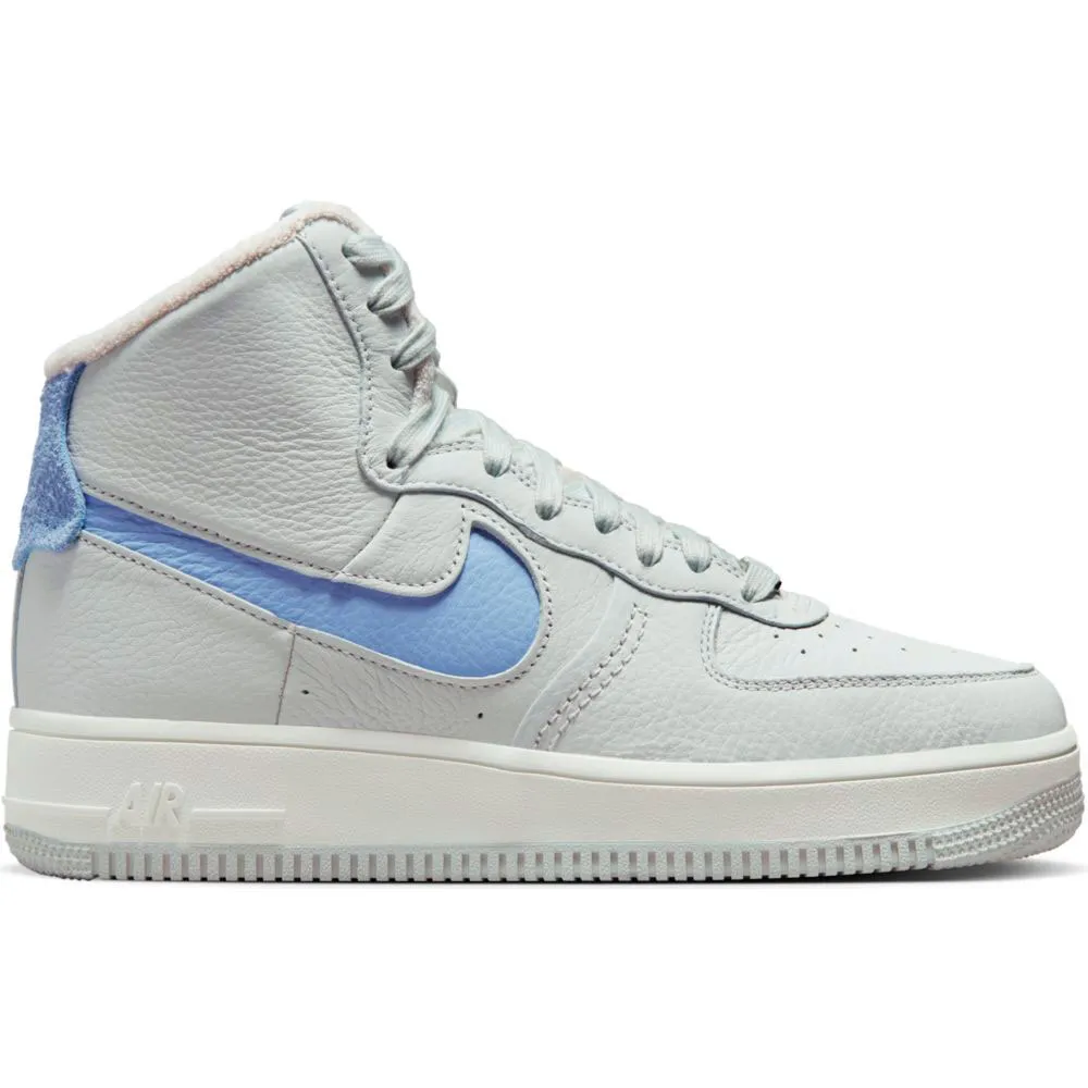 

Кроссовки Nike Air Force 1 Sculpt, серый