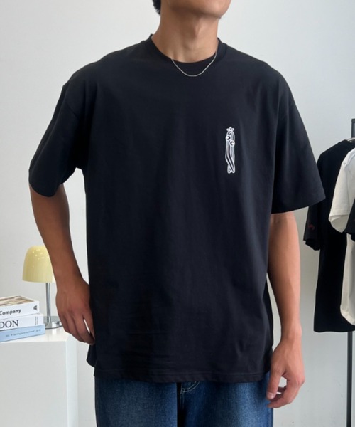 

Футболка с коротким рукавом, свободного кроя, с вышивкой на спине Carrot-kun Lipoy, черный