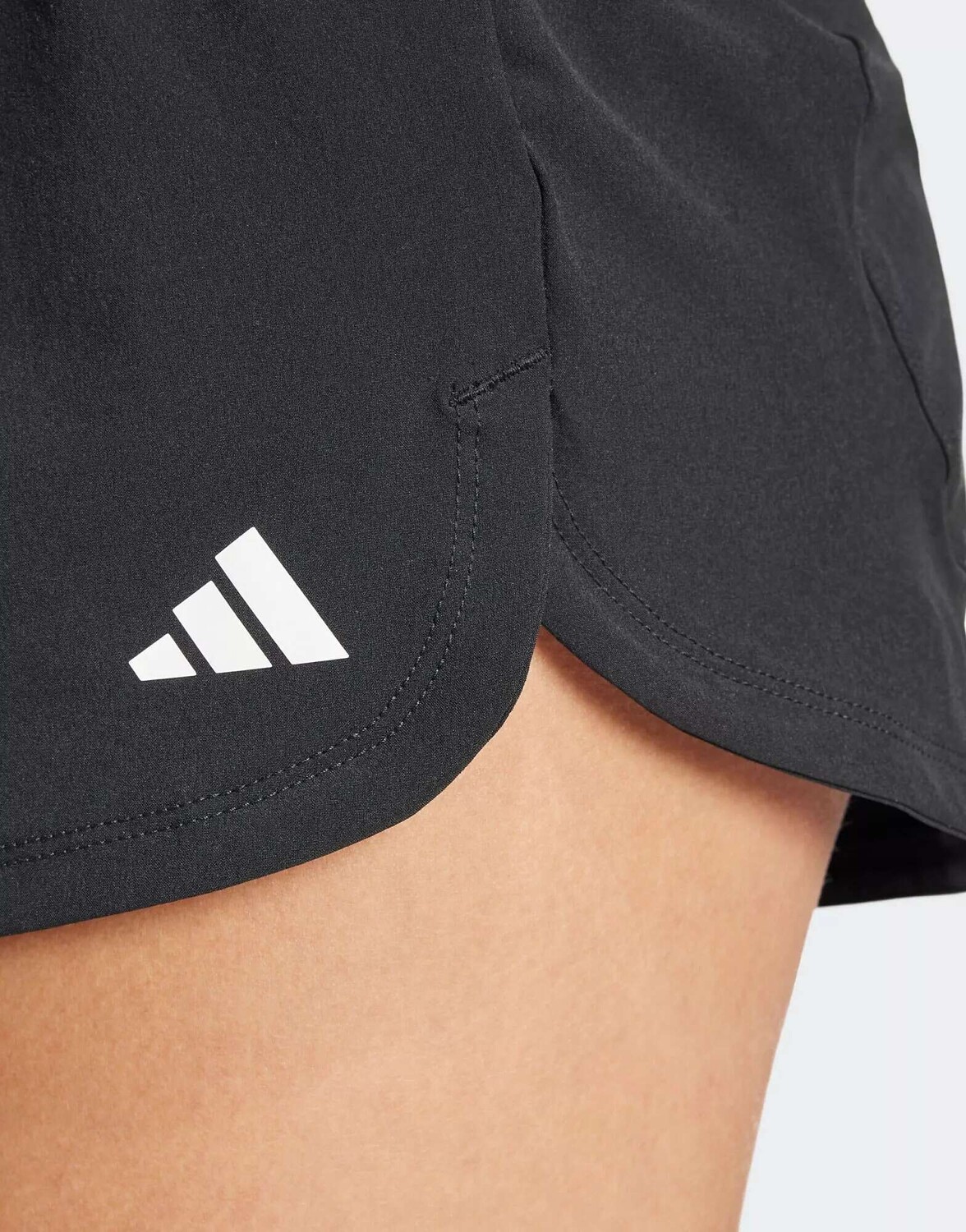 

Черные тканые эластичные шорты для беременных adidas Pacer adidas performance