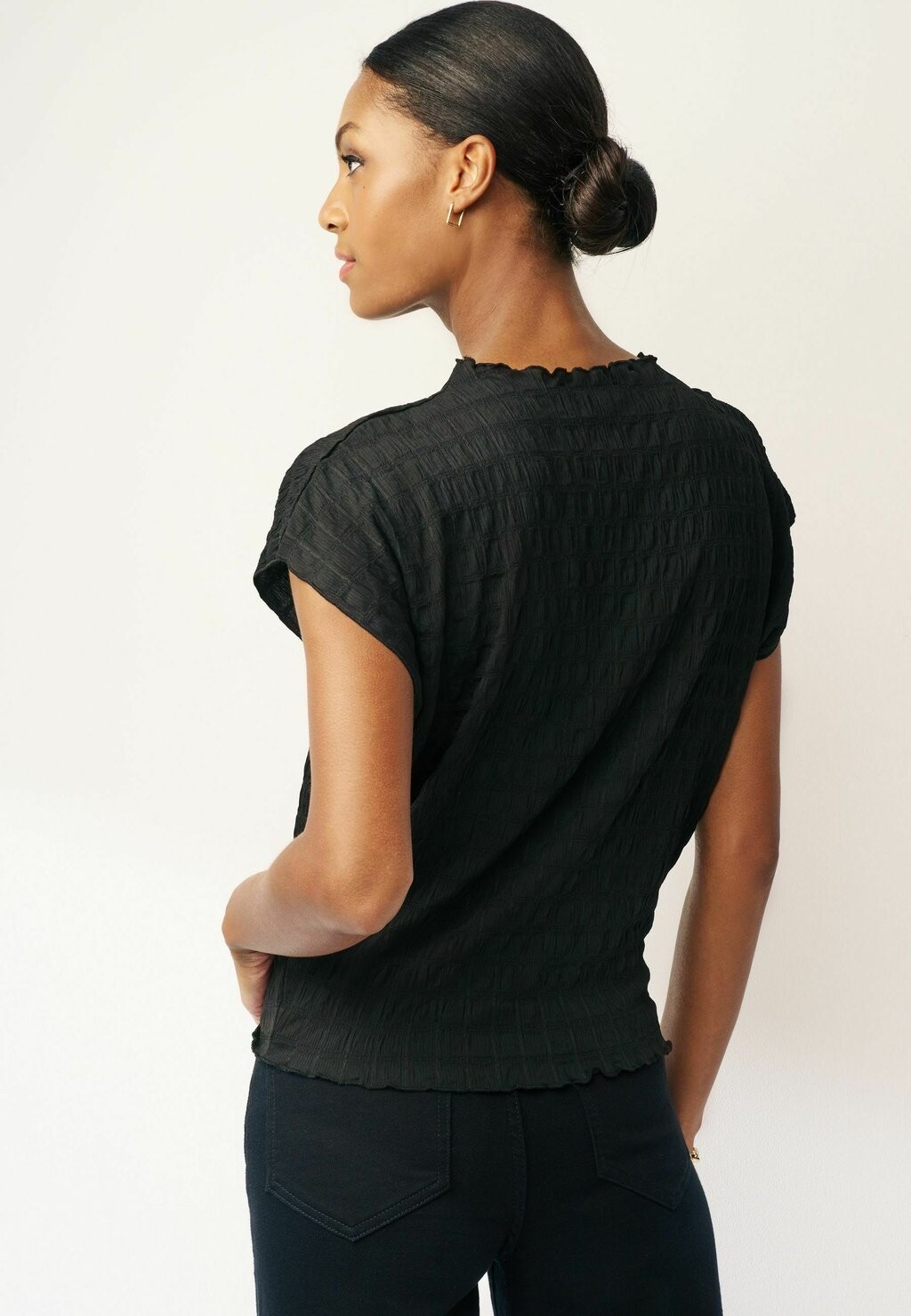

Блузка Short Sleeve Textured Regular Fit Next, черная