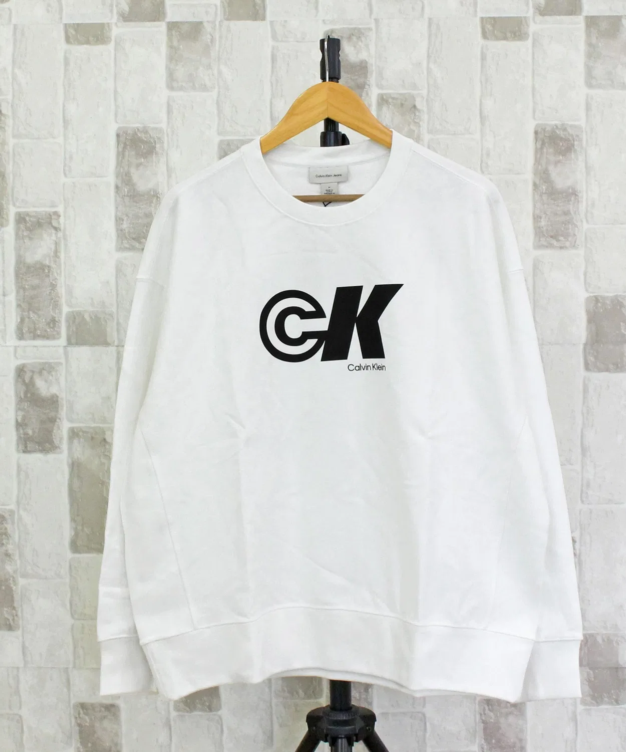 Свитшот Calvin Klein Premium Terry с логотипом, серый — фото 2