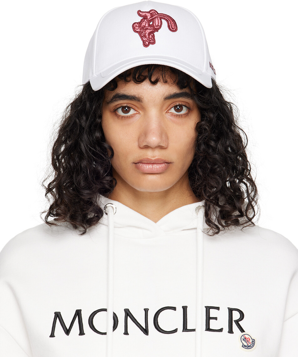 

Белая кепка с кроликом Роджером Moncler