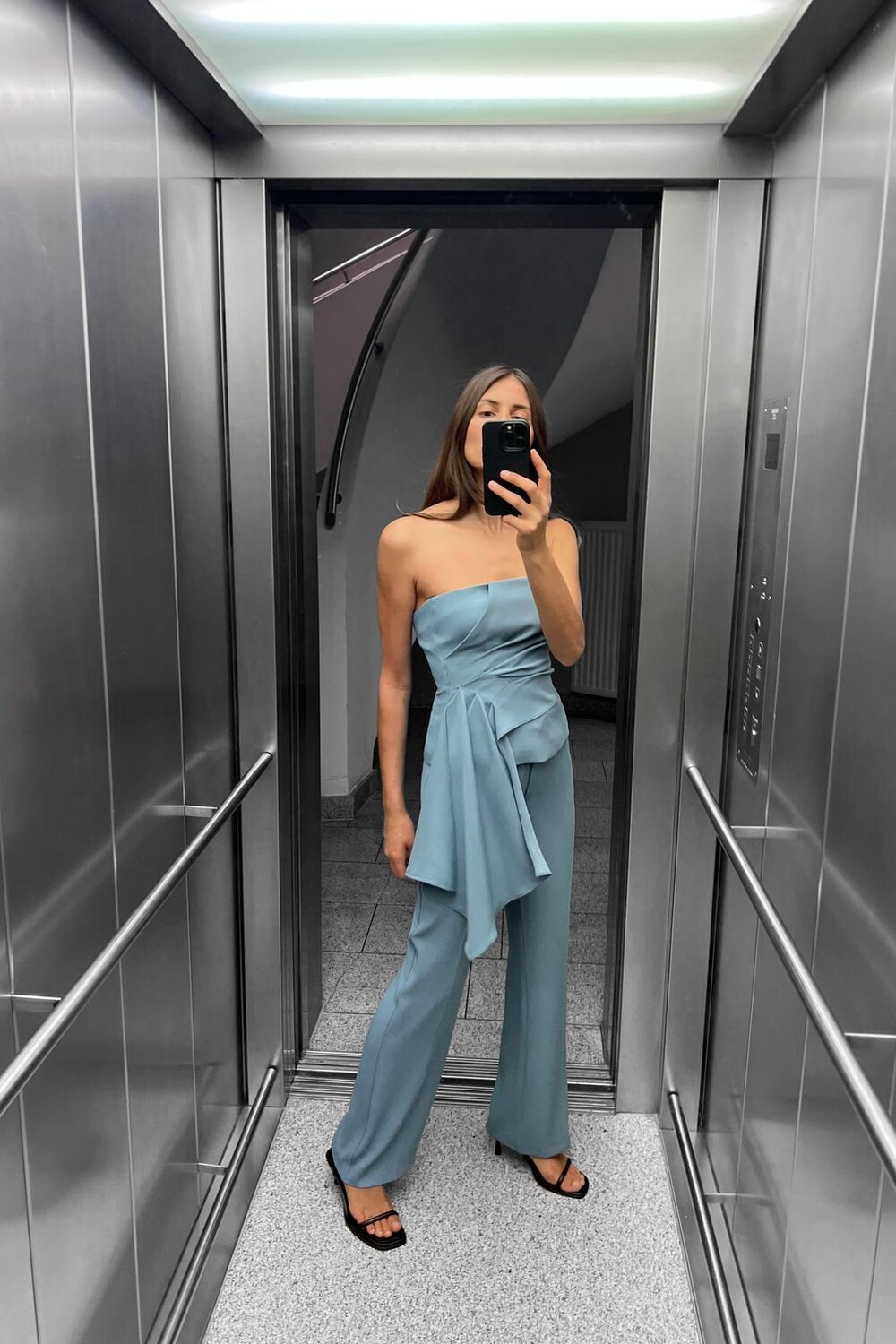 

Расклешенные брюки с высокой талией ZARA, угольно-серый