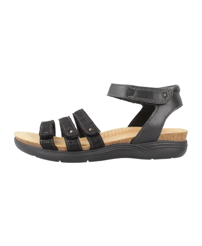 

Стильные женские босоножки на плоской подошве. Clarks, черный