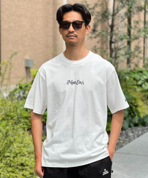 

Футболка, крой оверсайз, бренд New Era, цвет белый