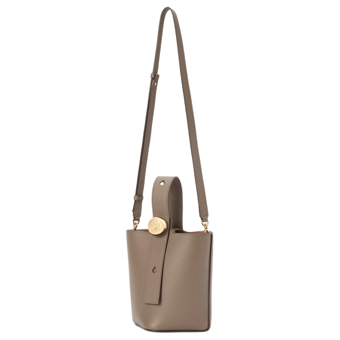 Loewe Сумка-ведро Pebble Bucket из натуральной кожи, сумка через плечо, мини-сумочка, женская, бежевого цвета — фото 3