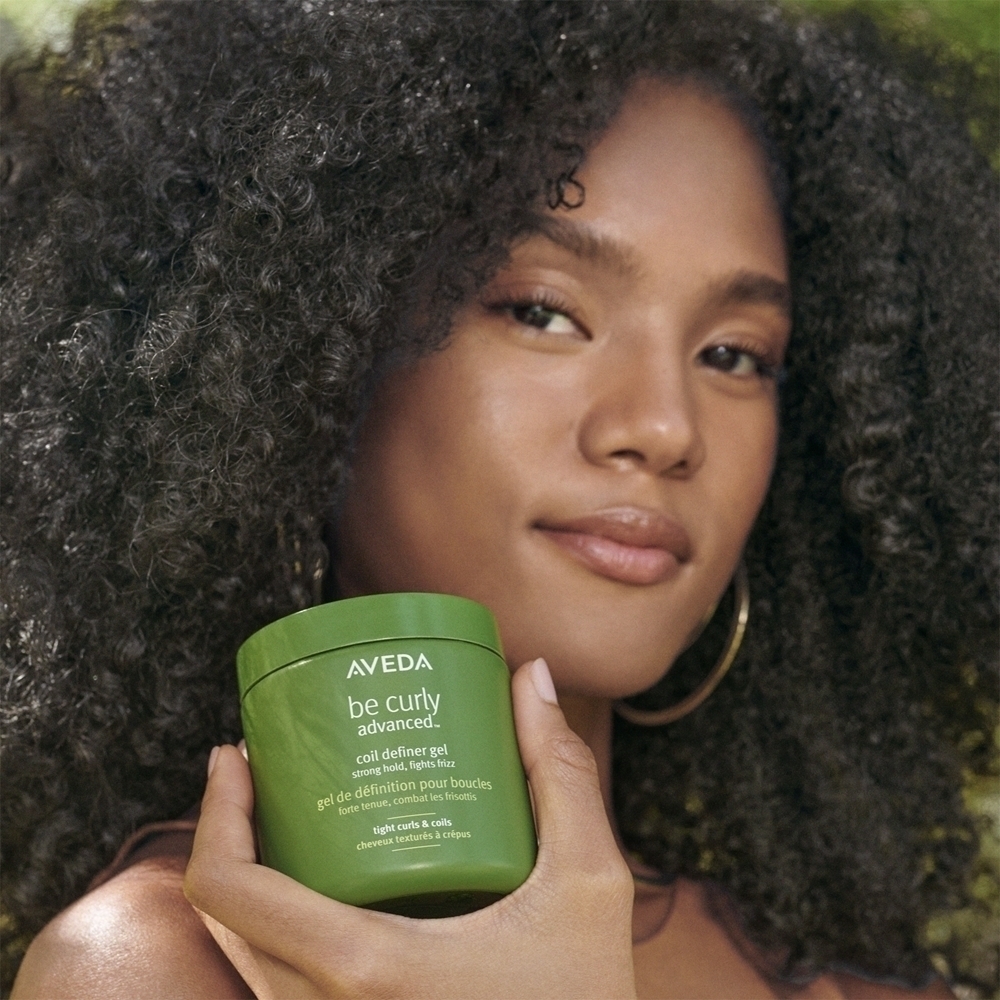 Гель для укладки вьющихся волос Be Curly Advanced Coil Definer Aveda, 250 мл — фото 3