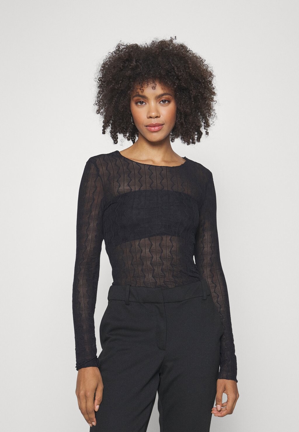 

Свитшот Vero Moda VMLINETTE DEEP ONECK, черный