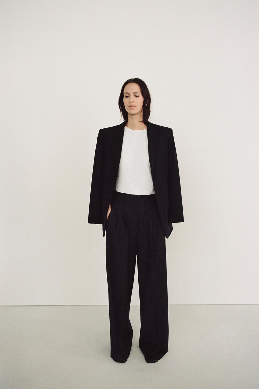 

Приглашенная футболка ZARA, белый