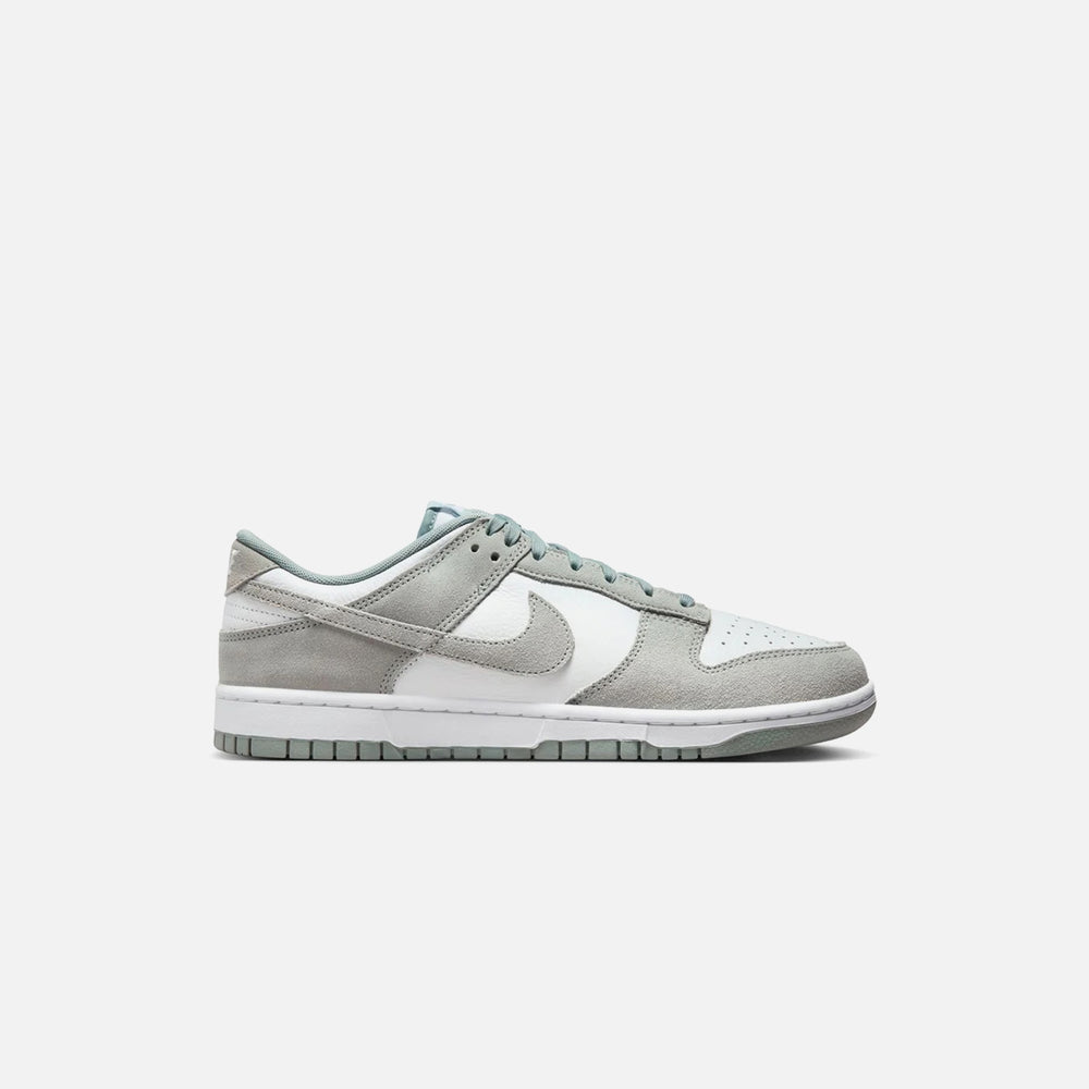 

Кроссовки Nike Dunk Low Retro SE, цвет White/Light Pumice